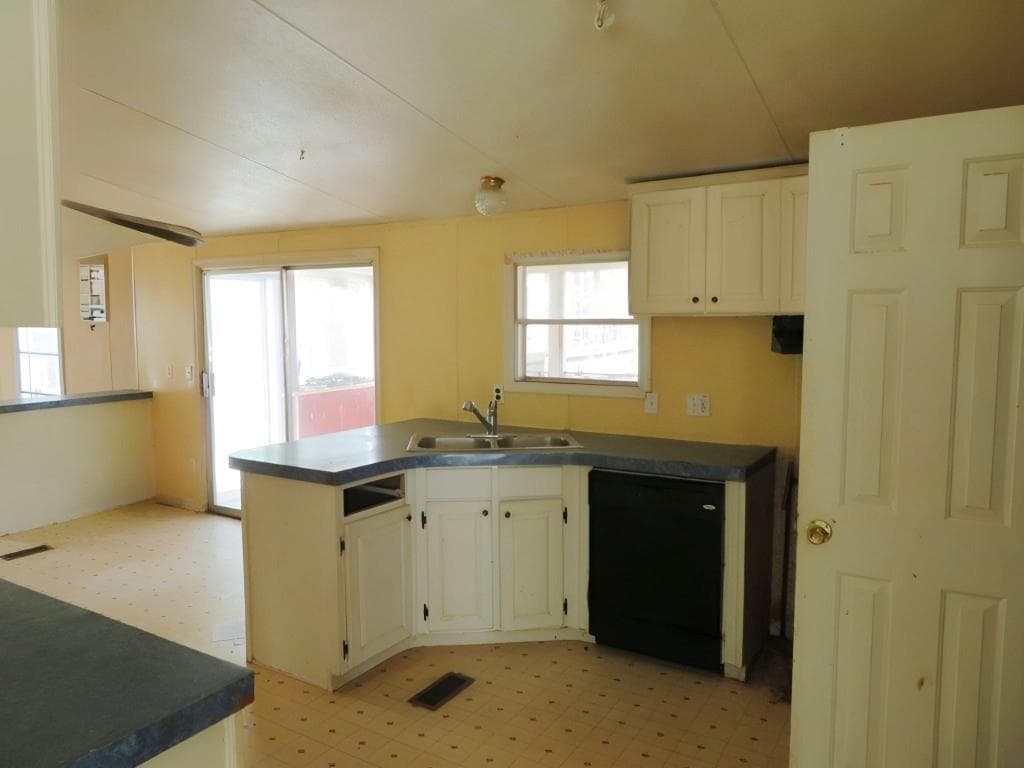 4 bedroom, 2 bathroom, 1,536 sq ft single family residence for sale at 7020 Skyview Court, Acworth, GA 30102 — photo 9