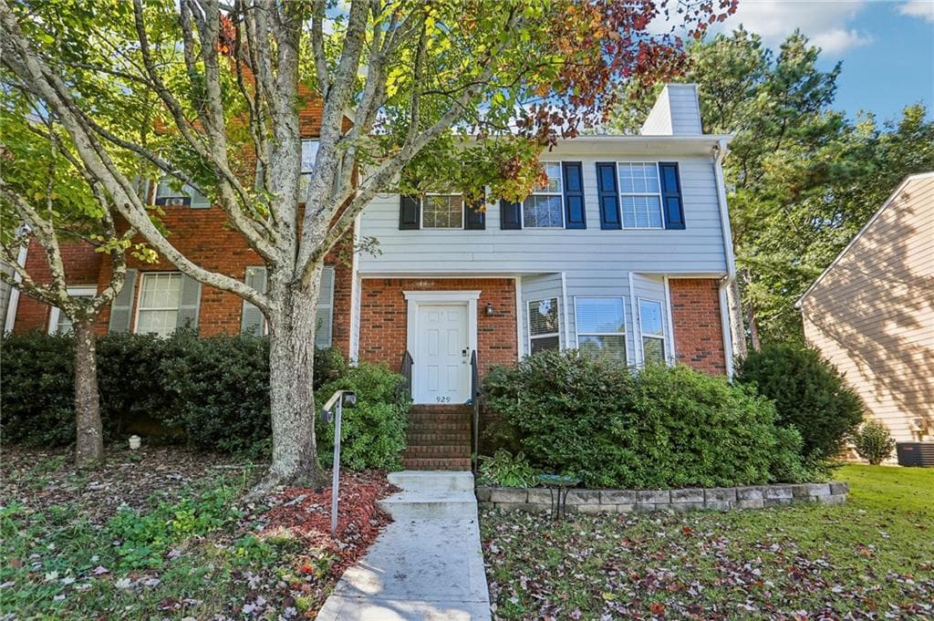 3 bedroom, 3 bathroom, 1,288 sq ft townhouse for sale at 929 Mill Stone Drive, Marietta, GA 30062 — photo 1 of 25