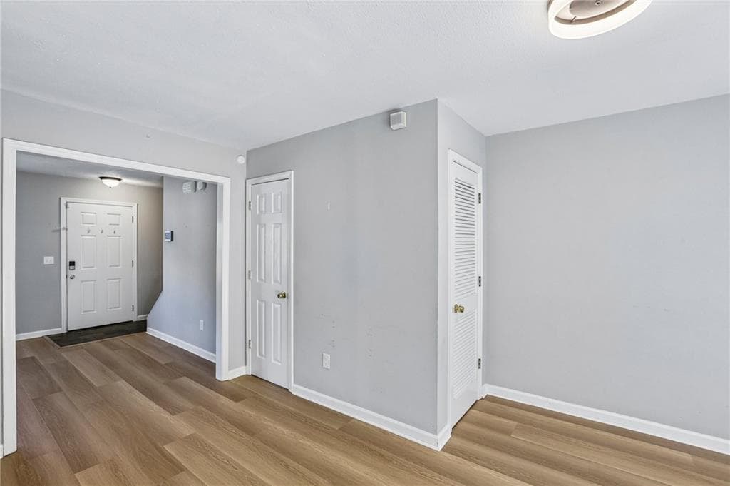 3 bedroom, 3 bathroom, 1,288 sq ft townhouse for sale at 929 Mill Stone Drive, Marietta, GA 30062 — photo 6