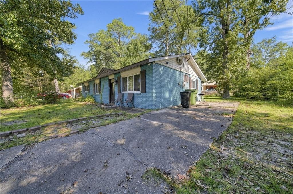 3 bedroom, 2 bathroom, 1,100 sq ft single family residence for sale at 4791 Wellborn Drive, Columbus, GA 31907 — photo 2