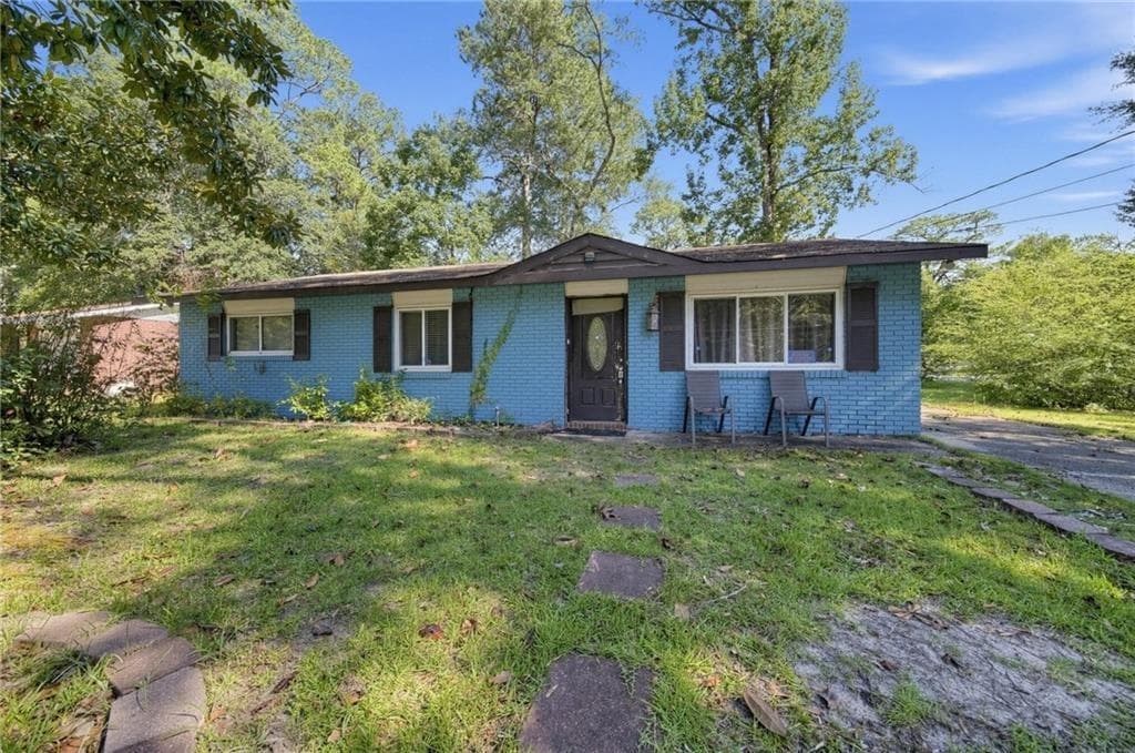 3 bedroom, 2 bathroom, 1,100 sq ft single family residence for sale at 4791 Wellborn Drive, Columbus, GA 31907 — photo 3