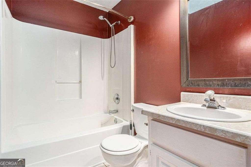 5 bedroom, 3 bathroom, 2,426 sq ft single family residence for rent at 2733 Cedar Tree Lane, Ellenwood, GA 30294 for $2,400 a month — photo 9