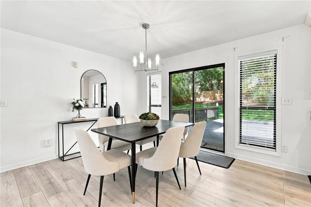3 bedroom, 2 bathroom, 2,497 sq ft single family residence for sale at 8555 Colony Club Drive, Alpharetta, GA 30022 — photo 9