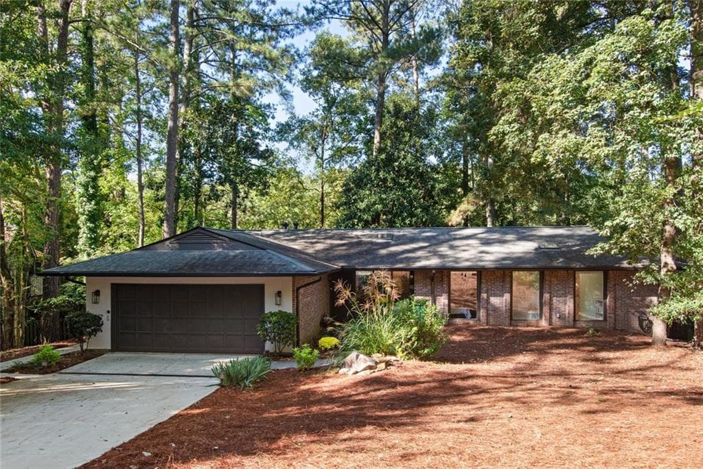 5 bedroom, 3 bathroom, 3,110 sq ft single family residence for sale at 9270 N Lake Drive, Roswell, GA 30076 — photo 1 of 63