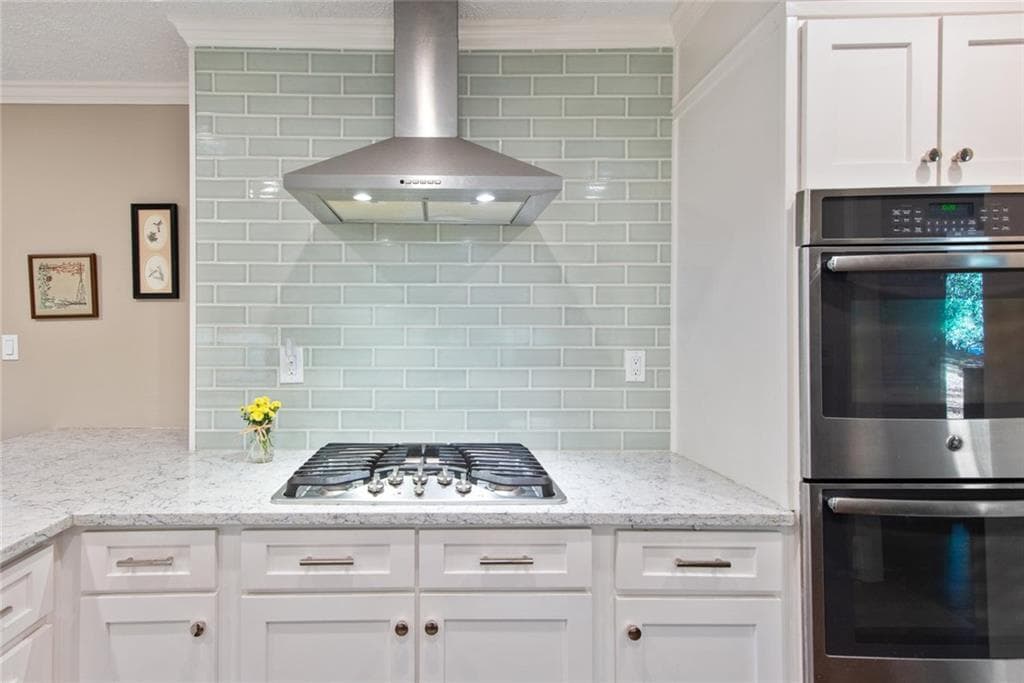 5 bedroom, 3 bathroom, 3,110 sq ft single family residence for sale at 9270 N Lake Drive, Roswell, GA 30076 — photo 6