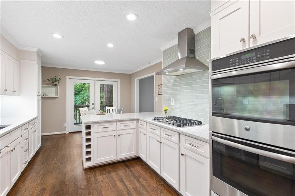 5 bedroom, 3 bathroom, 3,110 sq ft single family residence for sale at 9270 N Lake Drive, Roswell, GA 30076 — photo 8