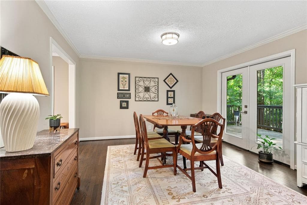 5 bedroom, 3 bathroom, 3,110 sq ft single family residence for sale at 9270 N Lake Drive, Roswell, GA 30076 — photo 10