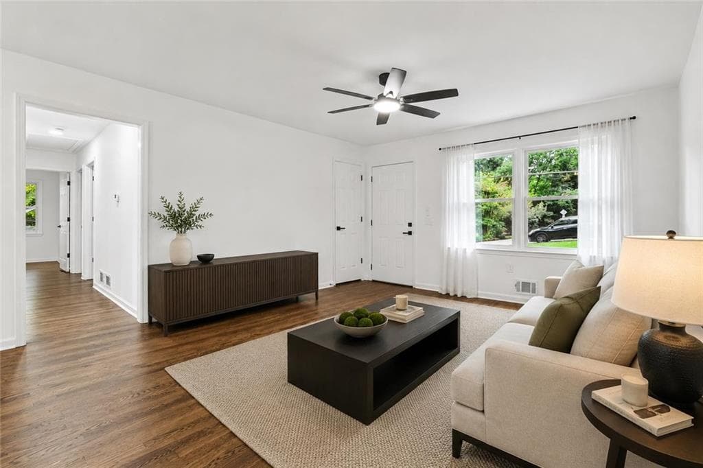 3 bedroom, 2 bathroom, 1,255 sq ft single family residence for sale at 3166 Lindmoor Drive, Decatur, GA 30033 — photo 5