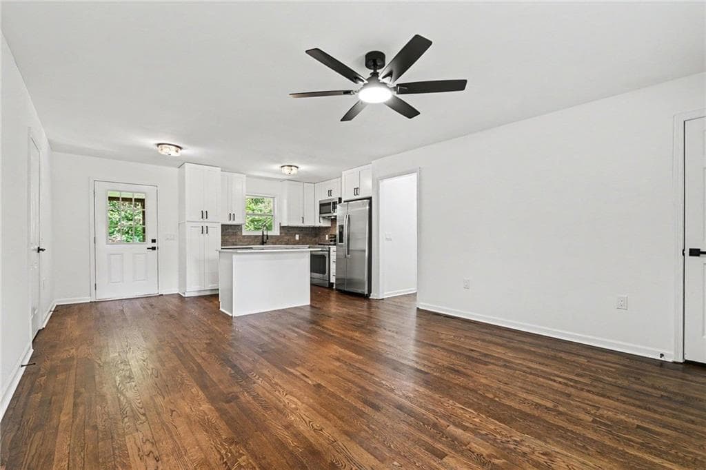 3 bedroom, 2 bathroom, 1,255 sq ft single family residence for sale at 3166 Lindmoor Drive, Decatur, GA 30033 — photo 7