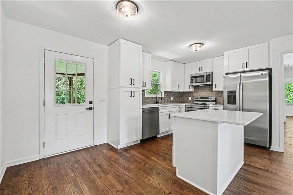 3 bedroom, 2 bathroom, 1,255 sq ft single family residence for sale at 3166 Lindmoor Drive, Decatur, GA 30033 — photo 10