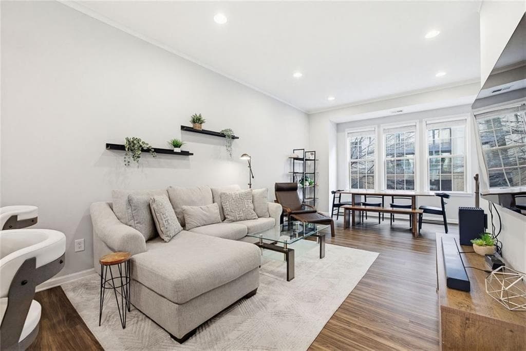 2 bedroom, 3 bathroom, 1,440 sq ft townhouse for sale at 629 Broadview Place, Atlanta, GA 30324 — photo 3