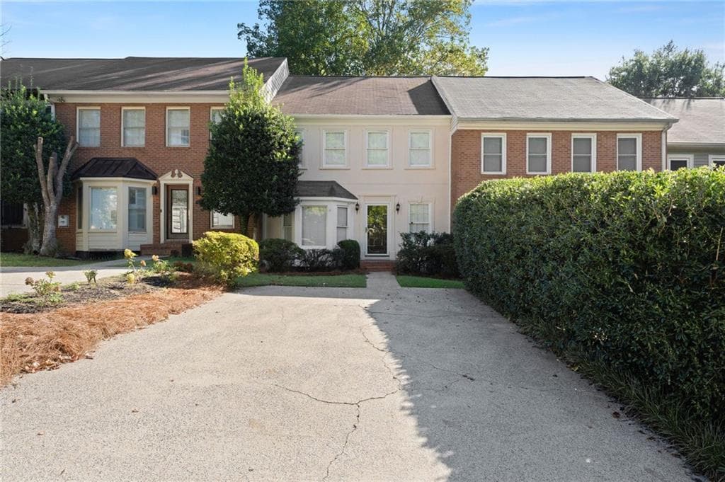 2 bedroom, 3 bathroom, 1,644 sq ft townhouse for sale at 1407 Old Virginia Court, Marietta, GA 30067 — photo 2