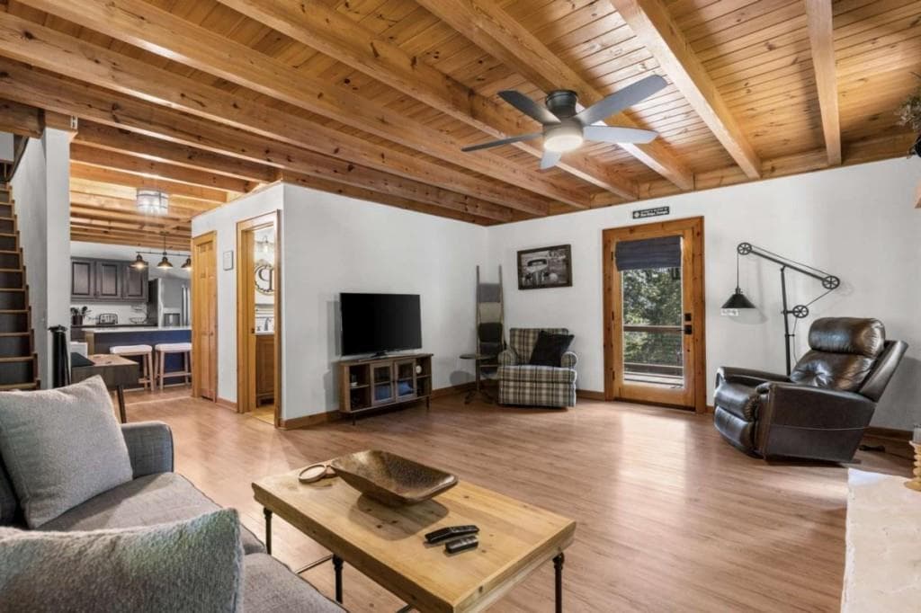 3 bedroom, 2 bathroom, 1,440 sq ft single family residence for sale at 36 Deep Cove Road, Blue Ridge, GA 30513 — photo 8