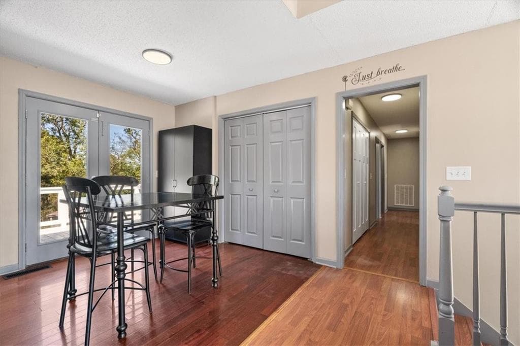 4 bedroom, 3 bathroom, 1,804 sq ft single family residence for sale at 132 Pin Oak Lane, Calhoun, GA 30701 — photo 4