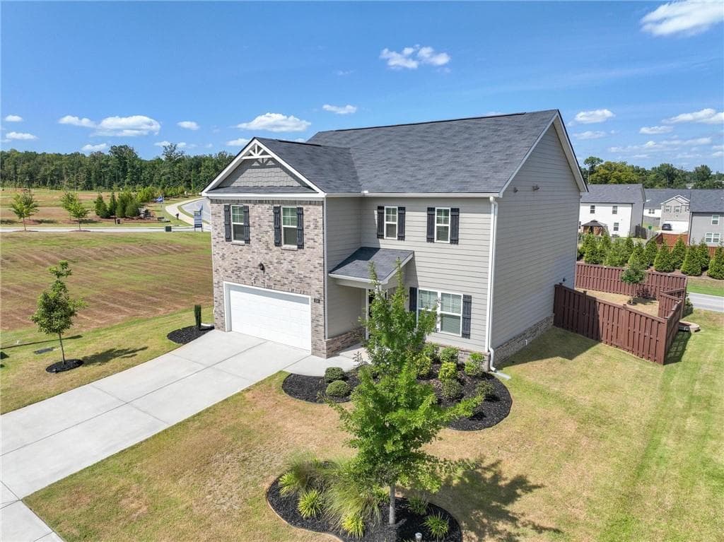 4 bedroom, 3 bathroom, 2,361 sq ft single family residence for rent at 258 Aster Avenue, Locust Grove, GA 30248 for $2,600 a month — photo 2