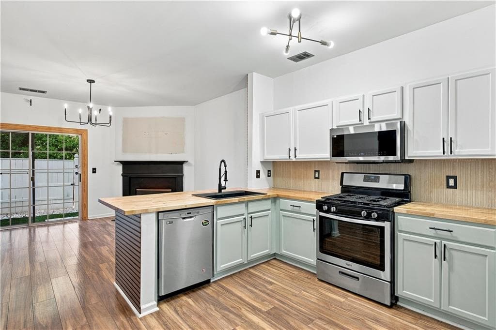 2 bedroom, 3 bathroom, 1,256 sq ft townhouse for rent at 310 Paden Cove Trail, Lawrenceville, GA 30044 for $2,100 a month — photo 2