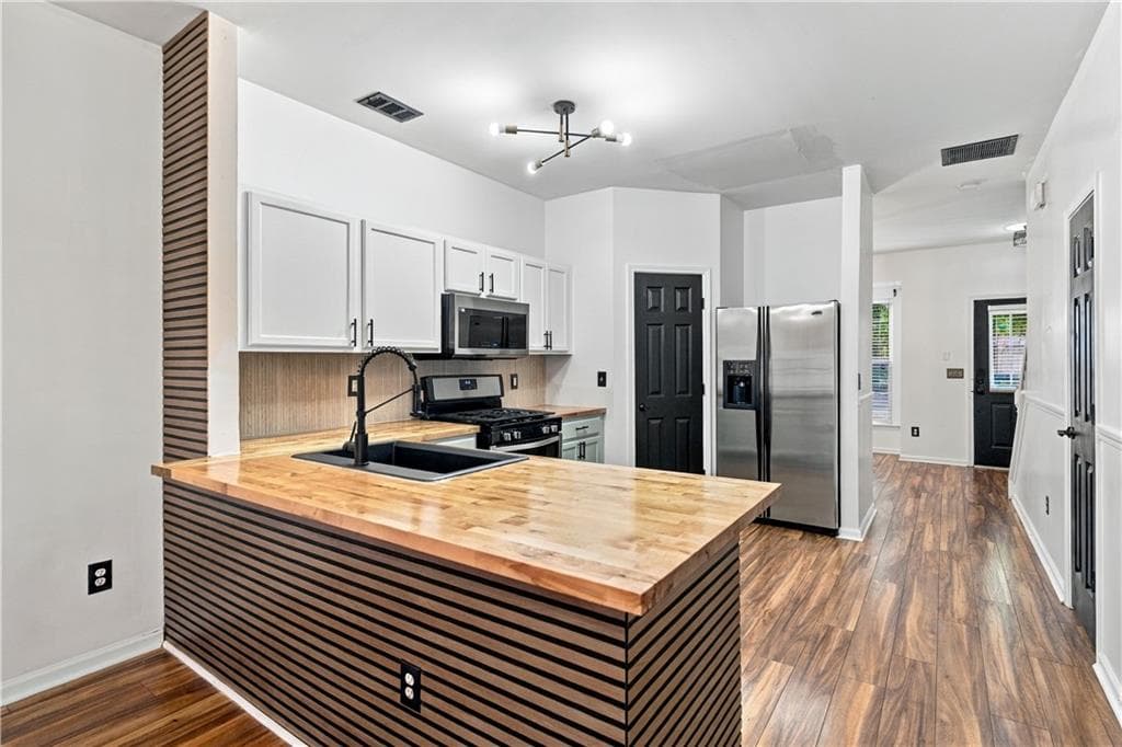 2 bedroom, 3 bathroom, 1,256 sq ft townhouse for rent at 310 Paden Cove Trail, Lawrenceville, GA 30044 for $2,100 a month — photo 3