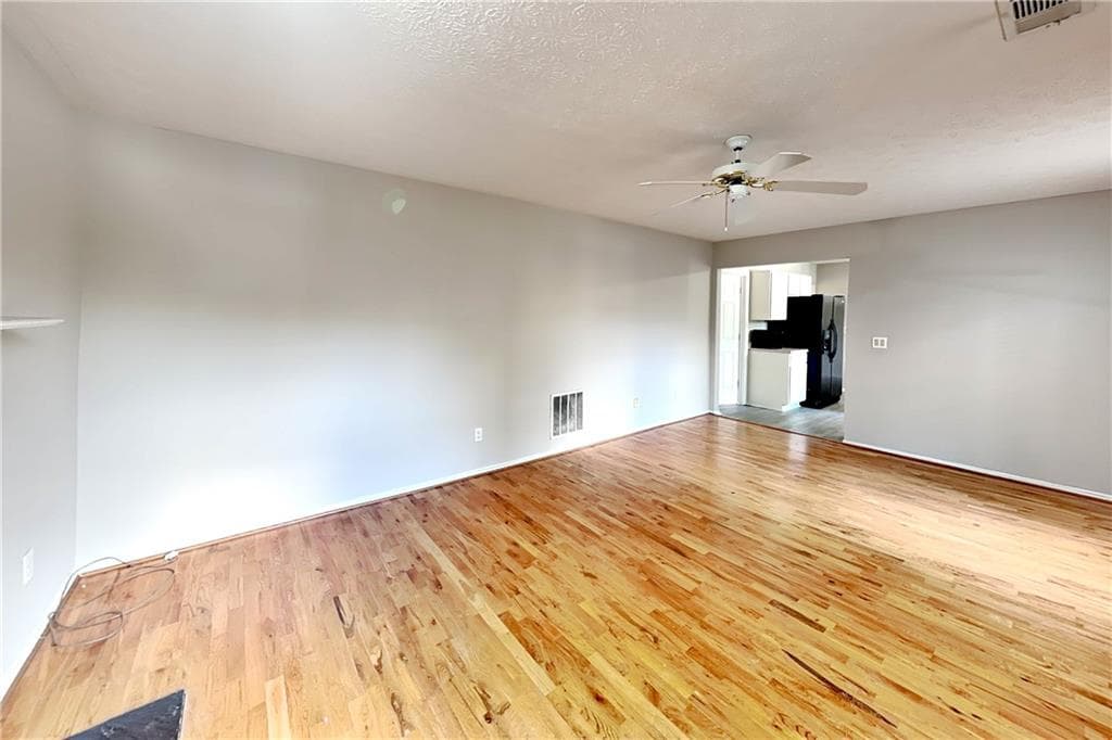 6 bedroom, 3 bathroom, 3,374 sq ft single family residence for rent at 7185 Lone Oak Way, Lithonia, GA 30058 for $2,395 a month — photo 5