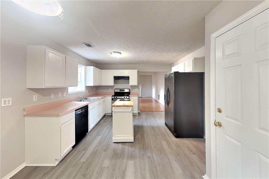 6 bedroom, 3 bathroom, 3,374 sq ft single family residence for rent at 7185 Lone Oak Way, Lithonia, GA 30058 for $2,395 a month — photo 6
