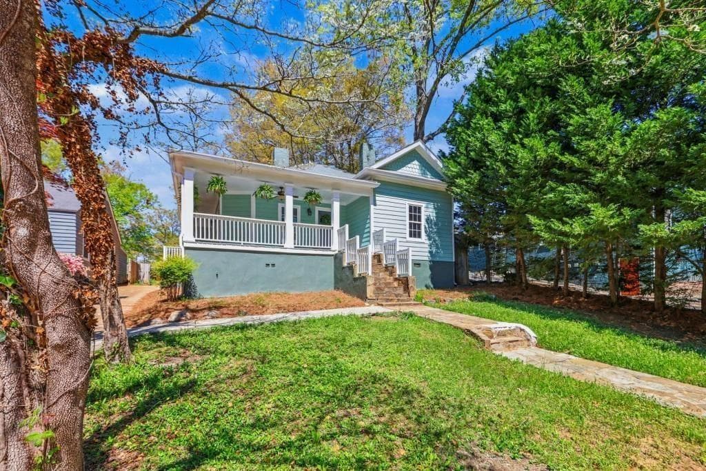 4 bedroom, 3 bathroom, 2,146 sq ft single family residence for rent at 1809A Walker Avenue, Atlanta, GA 30337 for $2,800 a month — photo 8