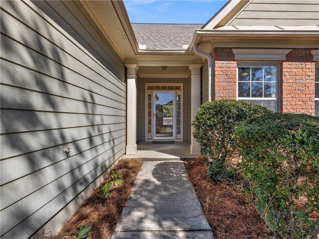 3 bedroom, 2 bathroom, 1,787 sq ft single family residence for sale at 1333 Eastbrooke Trace, Marietta, GA 30066 — photo 2