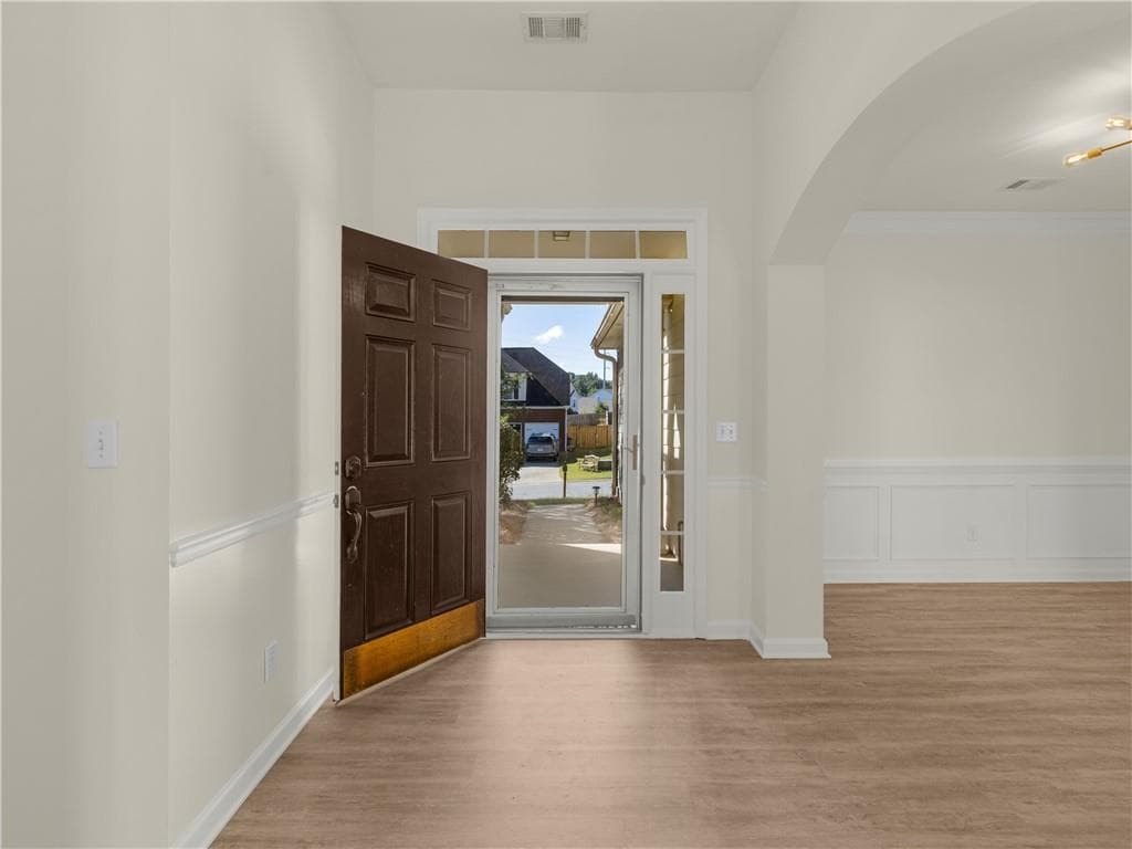 3 bedroom, 2 bathroom, 1,787 sq ft single family residence for sale at 1333 Eastbrooke Trace, Marietta, GA 30066 — photo 4