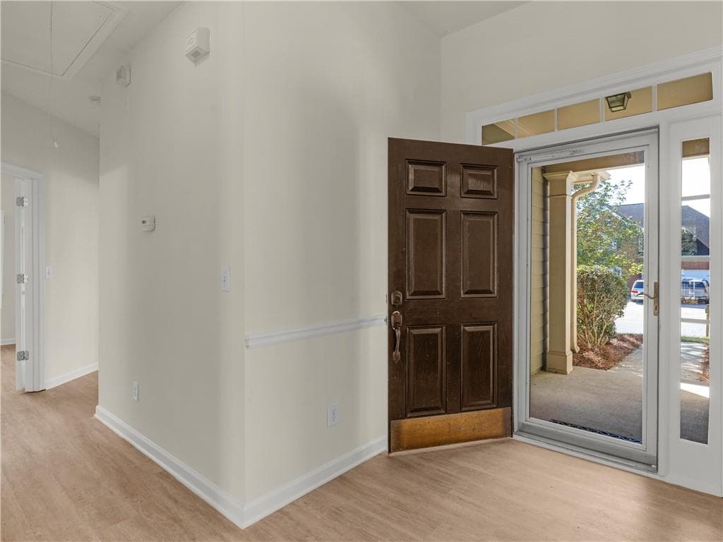 3 bedroom, 2 bathroom, 1,787 sq ft single family residence for sale at 1333 Eastbrooke Trace, Marietta, GA 30066 — photo 5