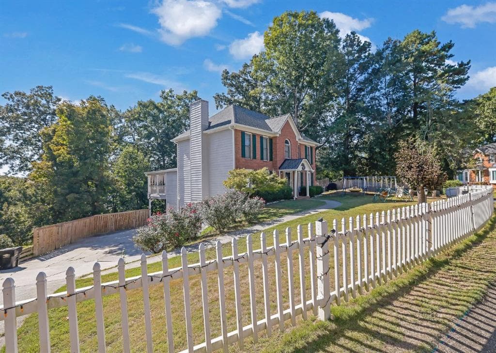 4 bedroom, 4 bathroom, 2,224 sq ft single family residence for sale at 4811 Old Field Drive, Kennesaw, GA 30144 — photo 3