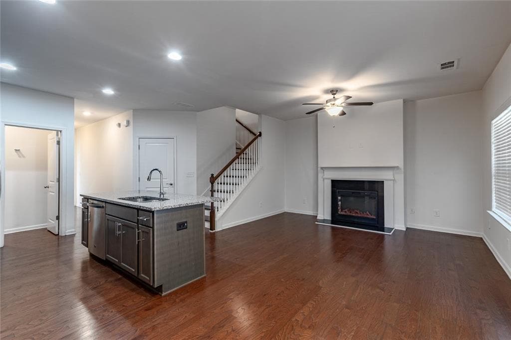 3 bedroom, 3 bathroom, 1,712 sq ft townhouse for rent at 5272 Mill Way, Stone Mountain, GA 30083 for $2,100 a month — photo 5