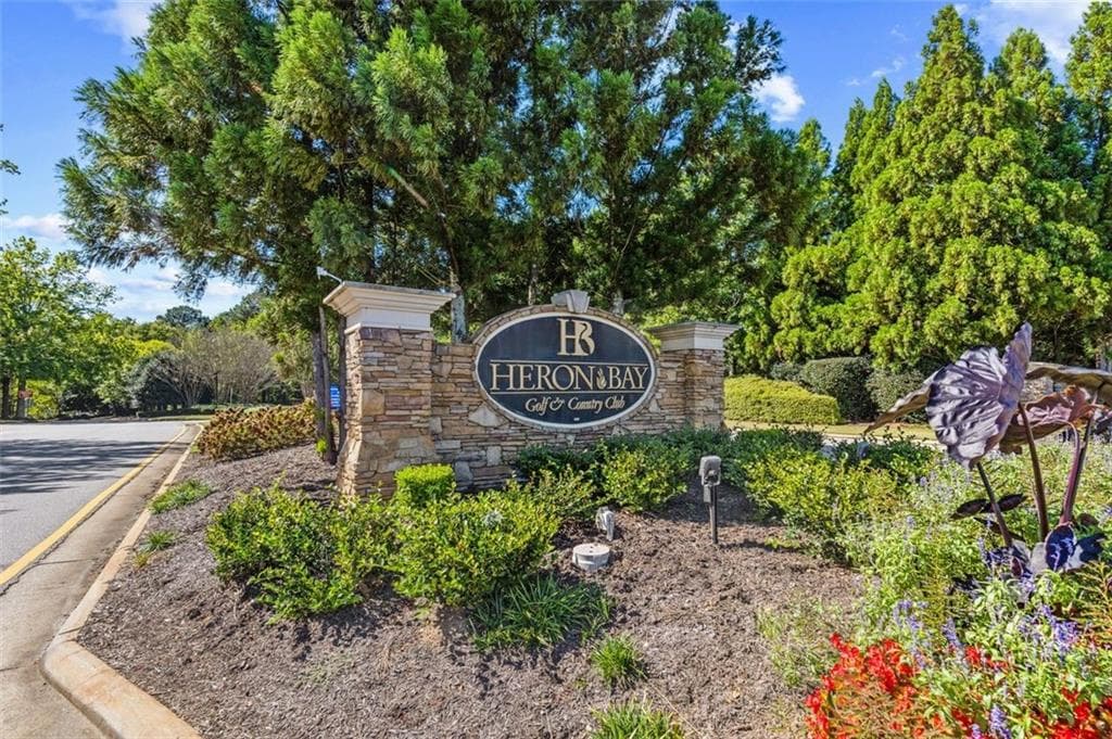 5 bedroom, 4 bathroom, 4,158 sq ft single family residence for sale at 1925 Avondale Court, Locust Grove, GA 30248 — photo 2