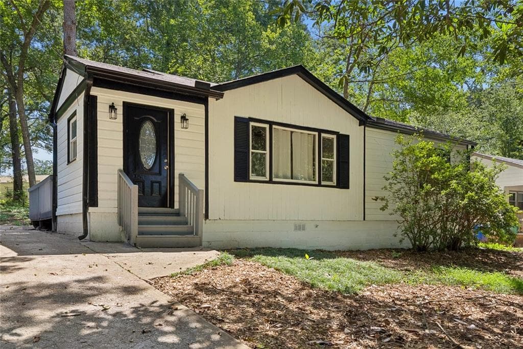 2 bedroom, 1 bathroom, 912 sq ft single family residence for sale at 1790 Elaine Drive, Decatur, GA 30035