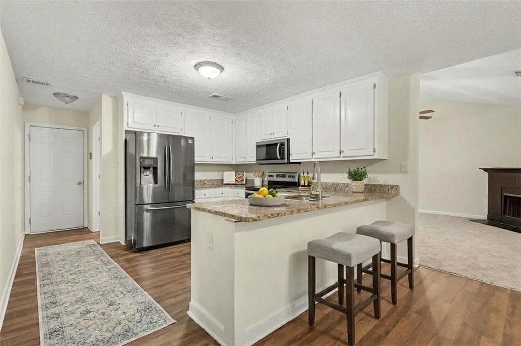 3 bedroom, 2 bathroom, 1,405 sq ft single family residence for sale at 117 Kimbell Farm Drive, Locust Grove, GA 30248 — photo 4
