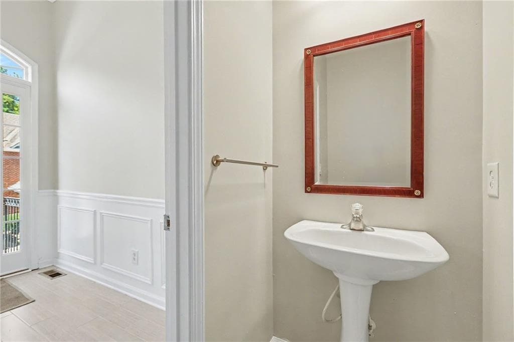 3 bedroom, 4 bathroom, 1,684 sq ft townhouse for rent at 10921 Alderwood Cove, Johns Creek, GA 30097 for $2,700 a month — photo 10