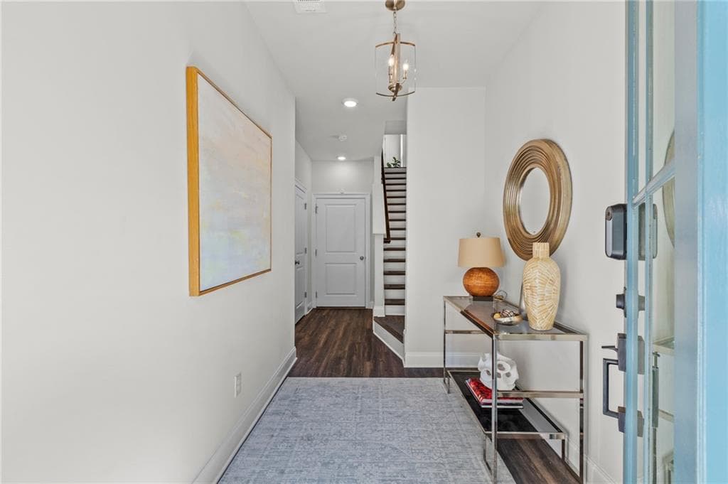 3 bedroom, 4 bathroom, 2,142 sq ft townhouse for sale at 1847 La Dawn Lane, Atlanta, GA 30318 — photo 3