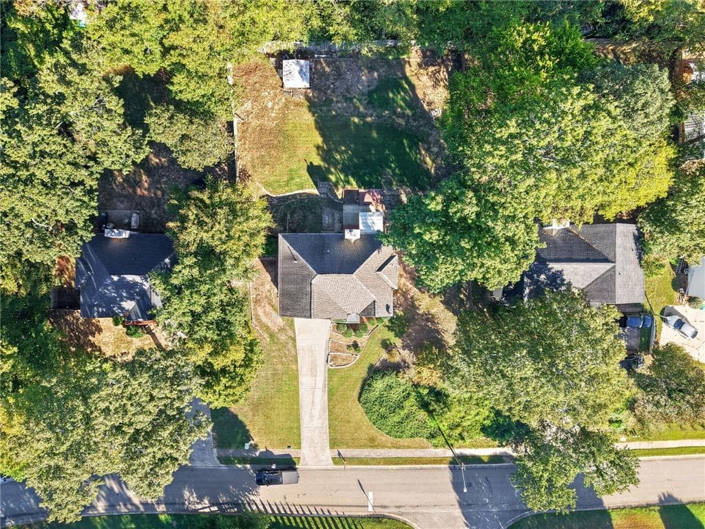 3 bedroom, 2 bathroom, 1,990 sq ft single family residence for sale at 1038 Whispering Woods Drive, Canton, GA 30114 — photo 3