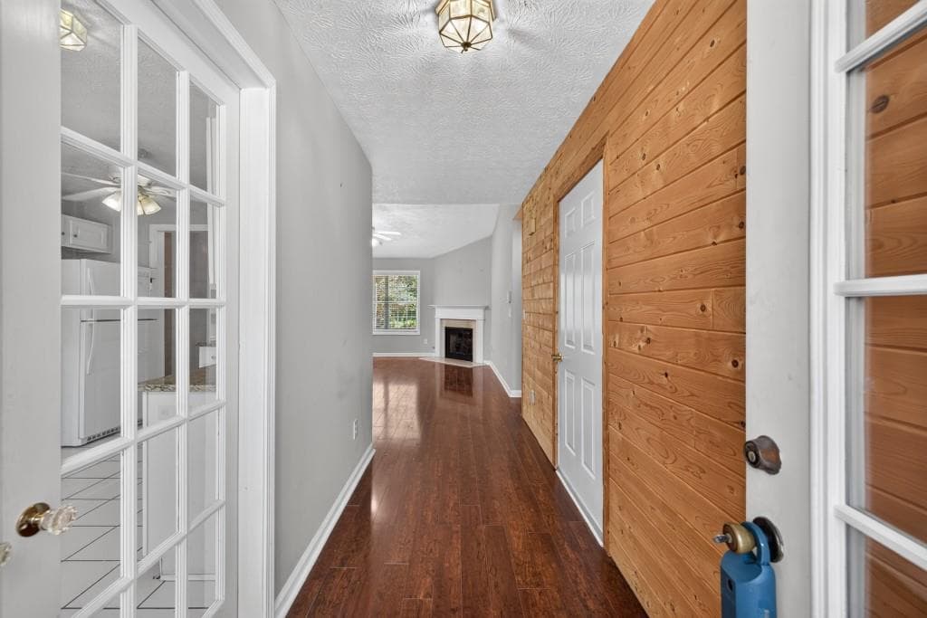 3 bedroom, 2 bathroom, 1,400 sq ft single family residence for sale at 6285 Huntcliff Drive, Flowery Branch, GA 30542 — photo 3