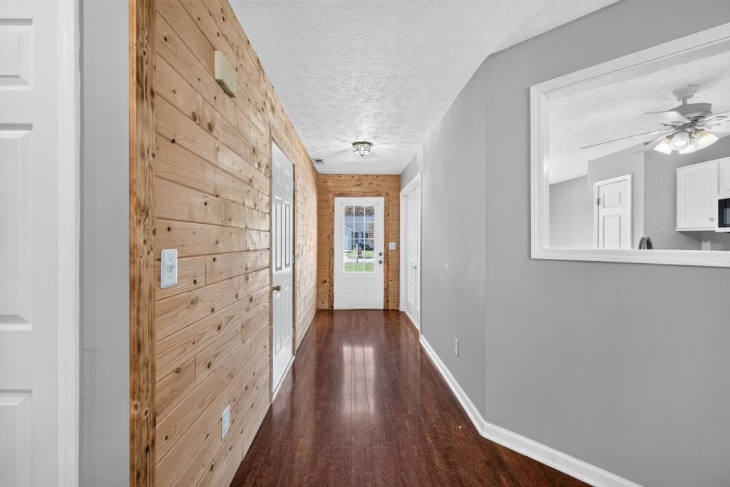 3 bedroom, 2 bathroom, 1,400 sq ft single family residence for sale at 6285 Huntcliff Drive, Flowery Branch, GA 30542 — photo 4