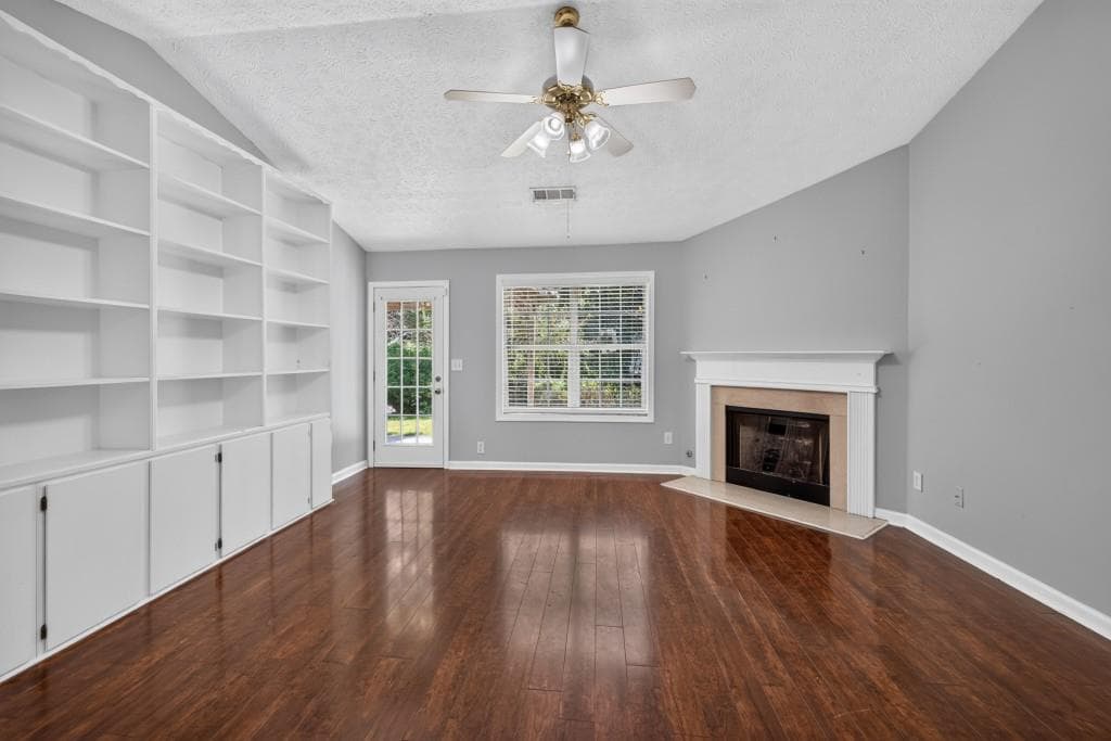 3 bedroom, 2 bathroom, 1,400 sq ft single family residence for sale at 6285 Huntcliff Drive, Flowery Branch, GA 30542 — photo 6