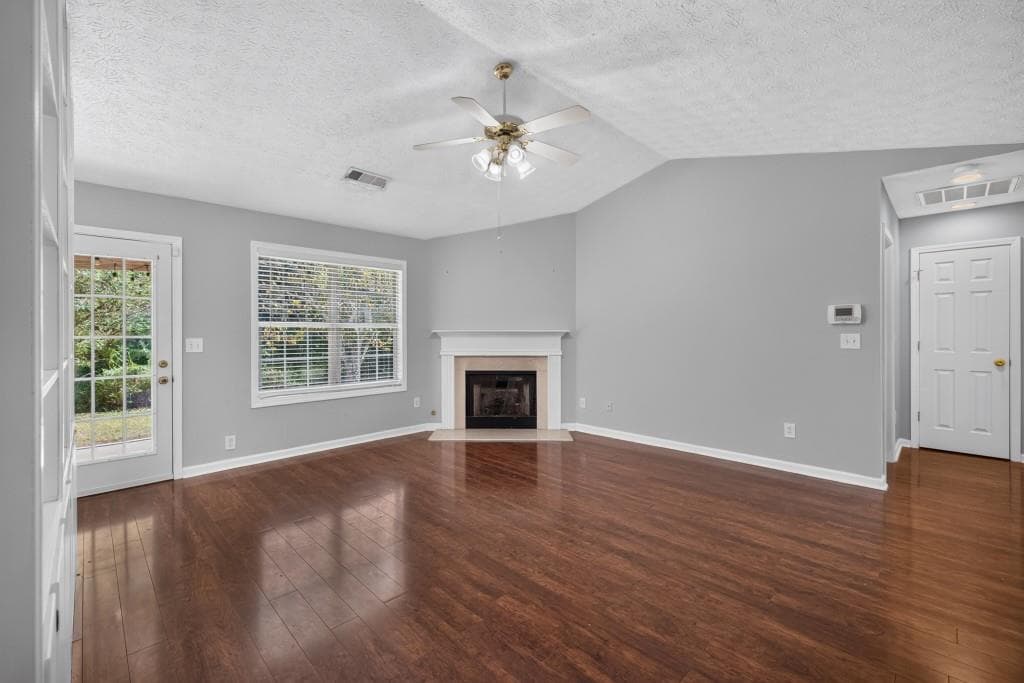 3 bedroom, 2 bathroom, 1,400 sq ft single family residence for sale at 6285 Huntcliff Drive, Flowery Branch, GA 30542 — photo 7