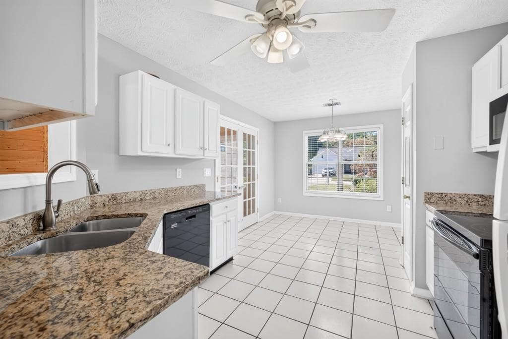 3 bedroom, 2 bathroom, 1,400 sq ft single family residence for sale at 6285 Huntcliff Drive, Flowery Branch, GA 30542 — photo 9