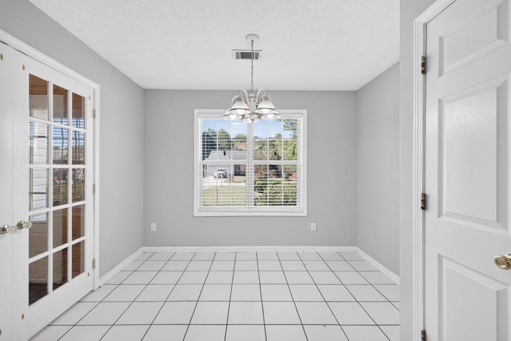 3 bedroom, 2 bathroom, 1,400 sq ft single family residence for sale at 6285 Huntcliff Drive, Flowery Branch, GA 30542 — photo 10