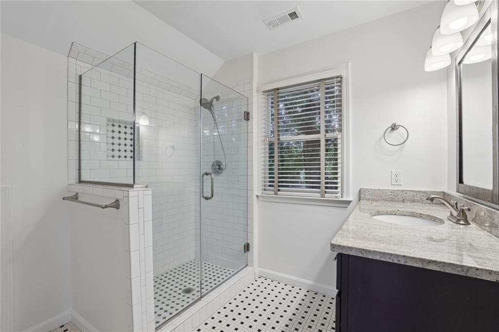 3 bedroom, 2 bathroom, 1,238 sq ft single family residence for sale at 994 Rawlins Street, Atlanta, GA 30315 — photo 6
