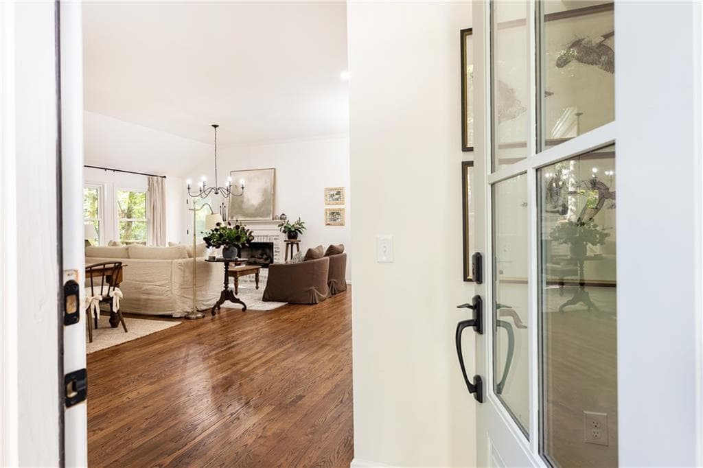 3 bedroom, 3 bathroom, 1,794 sq ft single family residence for sale at 230 Oakmere Drive, Alpharetta, GA 30009 — photo 3