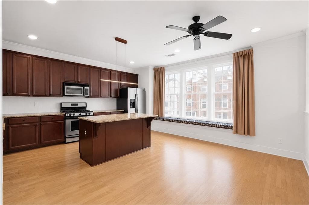 3 bedroom, 4 bathroom, 2,580 sq ft townhouse for rent at 3743 Chattahoochee Summit Drive 2, Atlanta, GA 30339 for $3,500 a month — photo 7