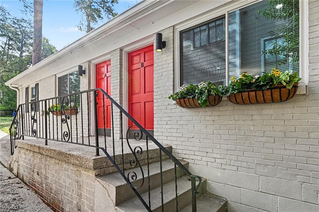 2 bedroom, 1 bathroom, 816 sq ft duplex for rent at 2240 Stephen Long Drive B, Atlanta, GA 30305 for $2,350 a month — photo 1 of 18