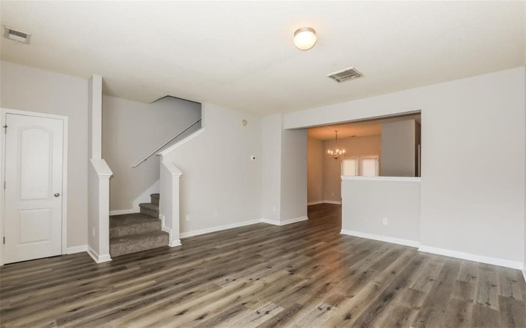 3 bedroom, 3 bathroom, 1,296 sq ft single family residence for sale at 107 Bagby Court, Union City, GA 30291 — photo 5