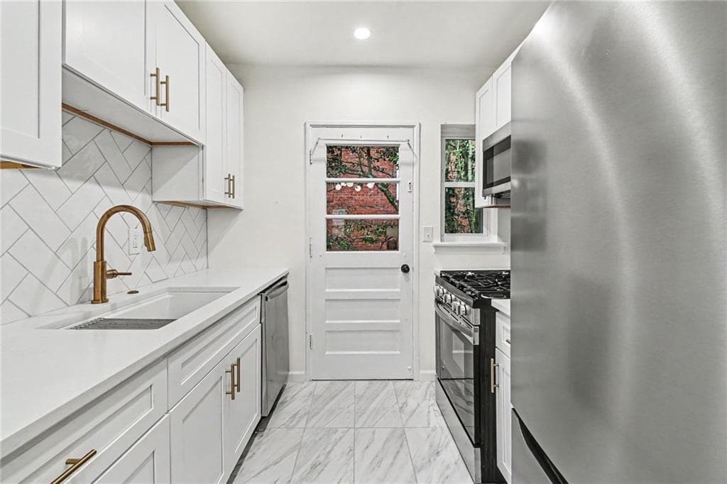 2 bedroom, 1 bathroom, 816 sq ft duplex for rent at 2240 Stephen Long Drive A, Atlanta, GA 30305 for $2,500 a month — photo 8