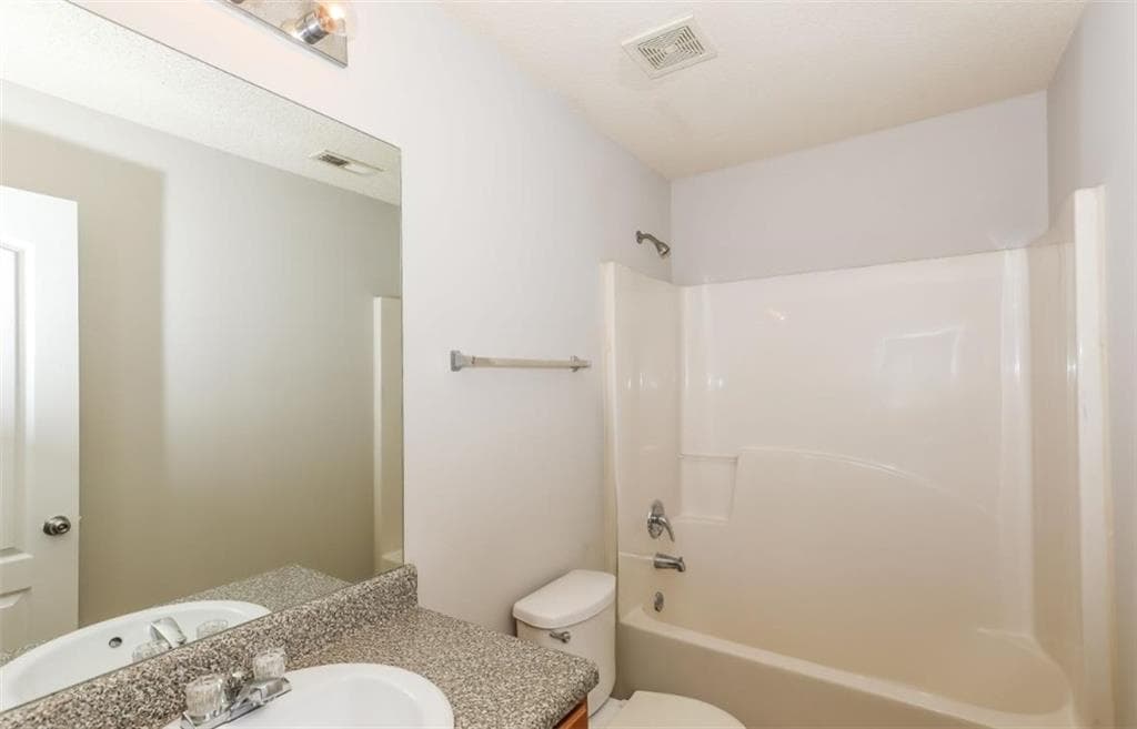 3 bedroom, 3 bathroom, 1,296 sq ft single family residence for sale at 107 Bagby Court, Union City, GA 30291 — photo 10