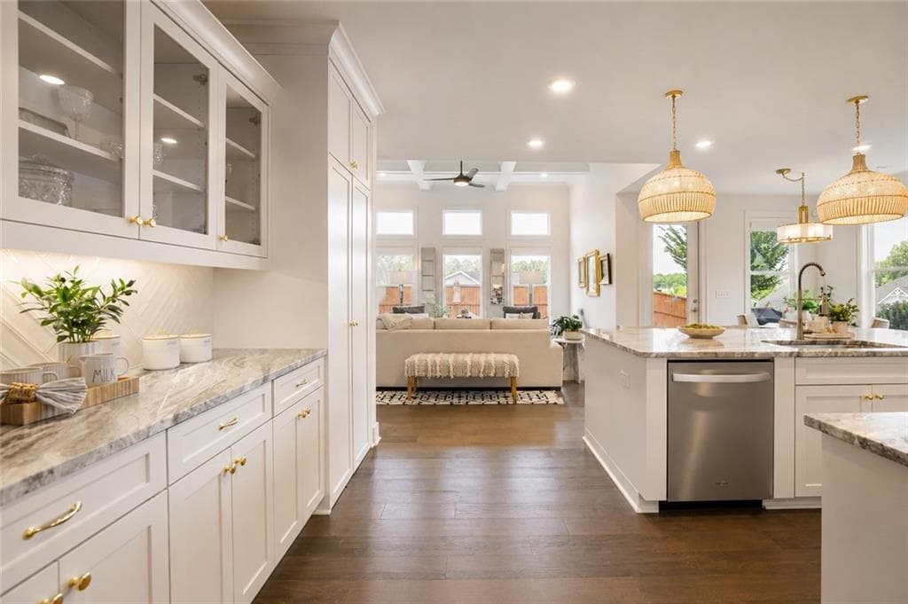 4 bedroom, 4 bathroom, 3,298 sq ft single family residence for sale at 2635 Yellowstone Farm Drive, Cumming, GA 30028 — photo 5