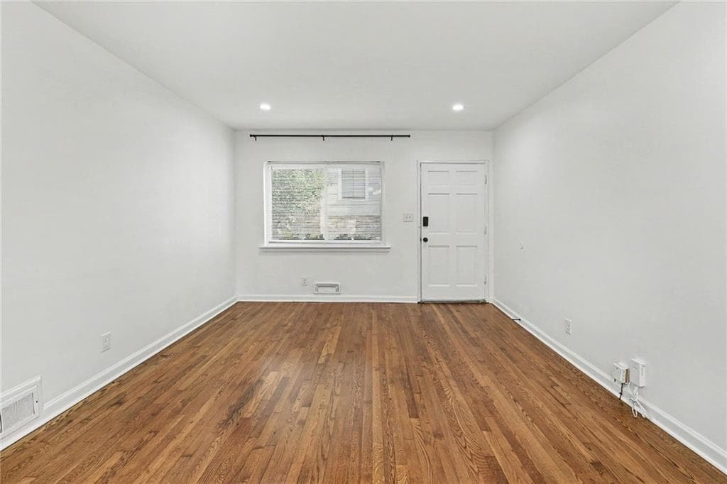 2 bedroom, 1 bathroom, 816 sq ft duplex for rent at 2240 Stephen Long Drive B, Atlanta, GA 30305 for $2,350 a month — photo 5
